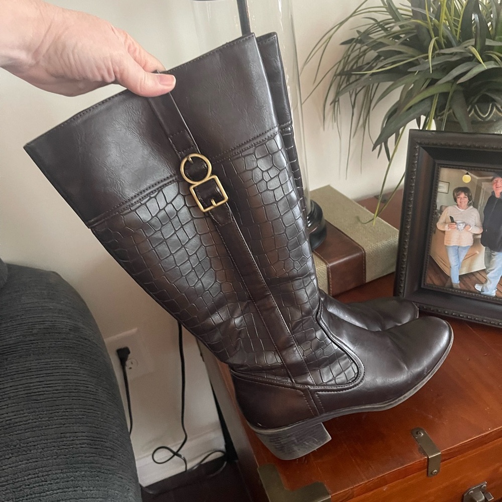 Life Stride Dark Brown Croc-Embossed Heeled Boots